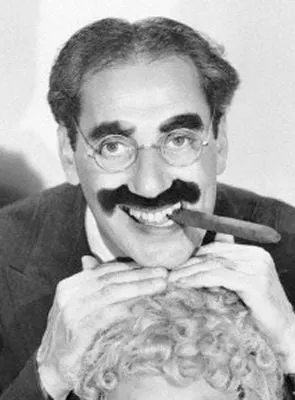 Groucho Marx - Ator, 2 de outubro de 1890, 19 de agosto de 1977