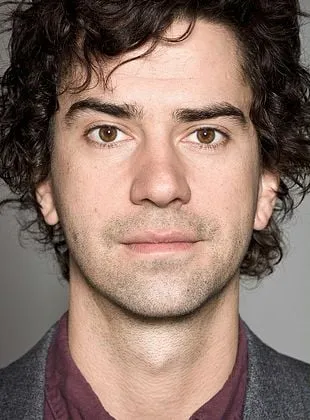 Hamish Linklater - Ator, 7 de julho de 1976