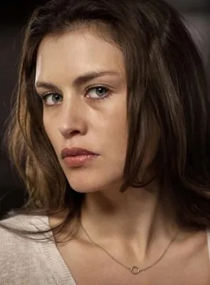 Hannah Ware - Atriz, 8 de dezembro de 1982