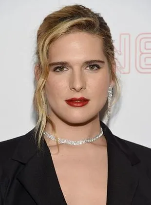 Hari Nef - Atriz, 21 de outubro de 1992