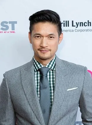 Harry Shum Jr. - Ator, Produtor, Roteirista, 28 de abril de 1982