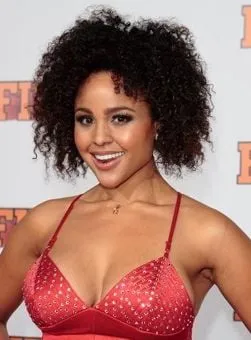 Hayley Marie Norman - Atriz, 3 de março de 1989