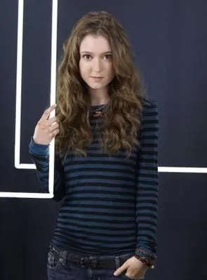 Hayley McFarland - Atriz, 29 de março de 1991