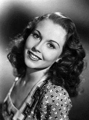 Hazel Court - Atriz, 10 de fevereiro de 1926, 15 de abril de 2008