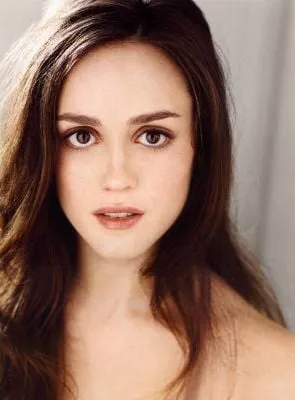 Heather Lind - Atriz, 22 de março de 1983