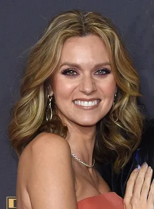 Hilarie Burton - Atriz, 1 de julho de 1982