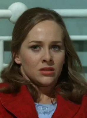 Hilary Dwyer - 6 de maio de 1945, 30 de março de 2020