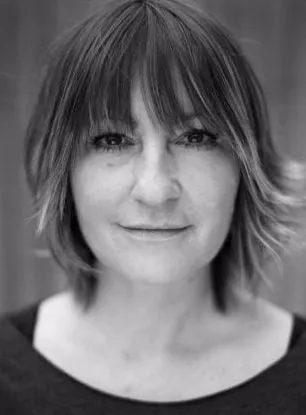 Holly Aird - Atriz, 18 de maio de 1969