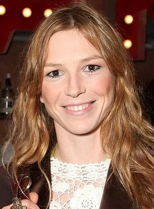 Honeysuckle Weeks - Atriz, 1 de agosto de 1979