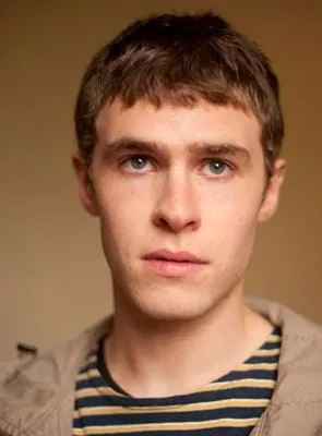 Iain De Caestecker - Ator, 29 de dezembro de 1987