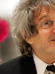 Ian La Frenais - Roteirista, Creator/Showrunner, Coprodutor