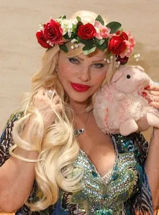 Ilona Staller - 26 de novembro de 1951