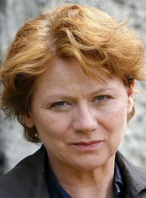 Imogen Kogge - 8 de fevereiro de 1957