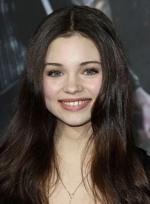 India Eisley - Atriz, 29 de outubro de 1993