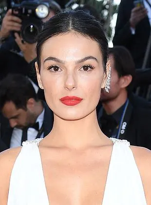 Ísis Valverde - Atriz, 17 de fevereiro de 1987