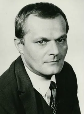 Ivan Darvas - 24 de junho de 1925, 3 de junho de 2007