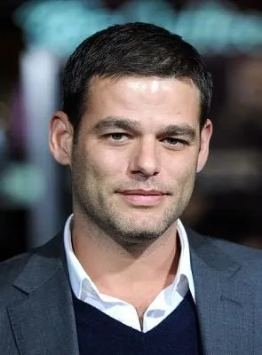 Ivan Sergei - Ator, 7 de maio de 1971