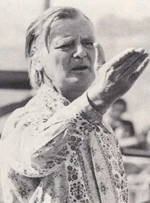 J. Lee Thompson - 1 de agosto de 1914, 30 de agosto de 2002