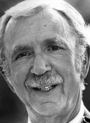 Jack Albertson - Ator, 16 de junho de 1907, 24 de novembro de 1981