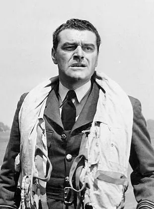 Jack Hawkins - Ator, Produtor, 1 de setembro de 1910, 18 de julho de 1973