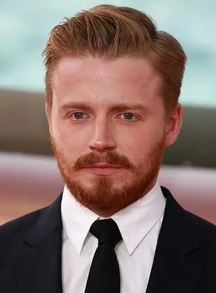 Jack Lowden - Ator, Produtor Executivo, Produtor, 2 de junho de 1990