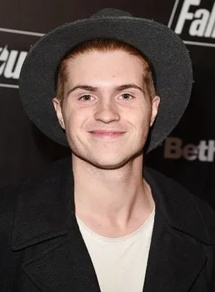 Jake Austin Walker - Ator, 24 de junho de 1997