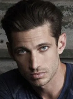 James Carpinello - Ator, Produtor, 13 de agosto de 1975