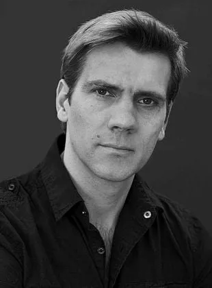 James Cellan Jones - 13 de julho de 1931