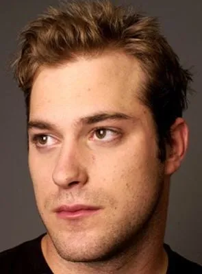 James DeBello - Ator, 9 de junho de 1980