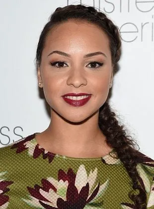 Jasmine Cephas Jones - Atriz, 21 de julho de 1989