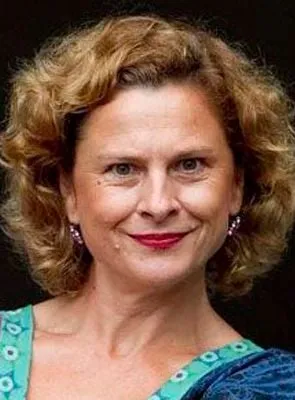 Jasna Djuricic - Atriz, 16 de abril de 1966