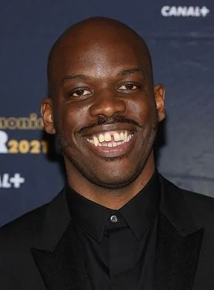 Jean-Pascal Zadi - Ator, Roteirista, Produtor, 22 de agosto de 1980