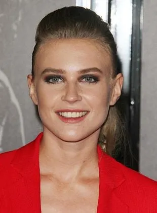 Jeanne Goursaud - Atriz, 4 de abril de 1996