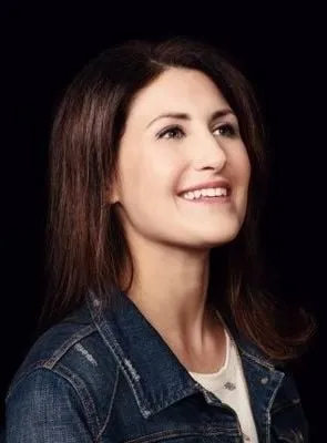 Jen Statsky - Roteirista, Produtor Executivo, Atriz, 19 de novembro de 1985