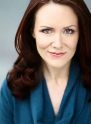 Jenn MacLean-Angus - Atriz, 2 de abril de 1976