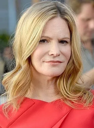 Jennifer Jason Leigh - Atriz, Produtora, Roteirista, 5 de fevereiro de 1962