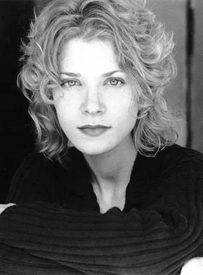 Jennifer Lien - Atriz, 24 de agosto de 1974