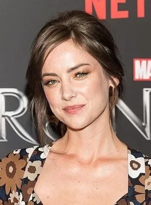 Jessica Stroup - Atriz, 23 de outubro de 1986