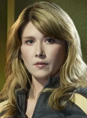 Jewel Staite - Atriz, 2 de junho de 1982