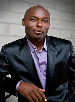 Jimmy Jean-Louis - Ator, Diretor, Produtor Executivo, 8 de agosto de 1968