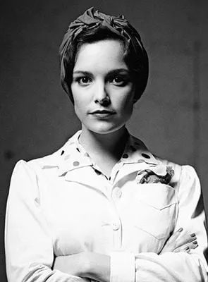 Jodi Balfour - Atriz, 29 de outubro de 1987