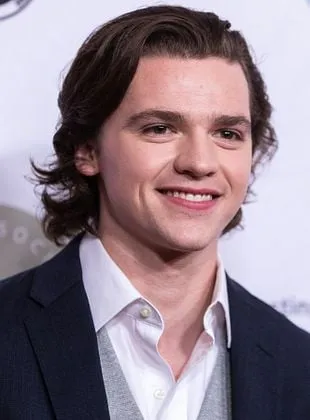 Joel Courtney - Ator, 30 de janeiro de 1996