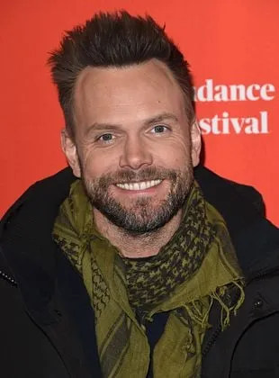 Joel McHale - Ator, Produtor Executivo, 20 de novembro de 1971