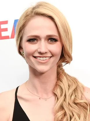 Johanna Braddy - Atriz, 30 de agosto de 1987