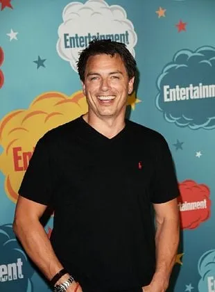 John Barrowman - Ator, 11 de março de 1967