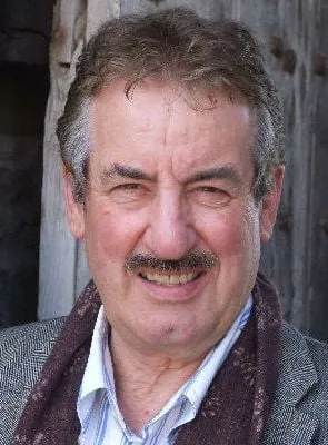 John Challis - Ator, 16 de agosto de 1942, 19 de setembro de 2021
