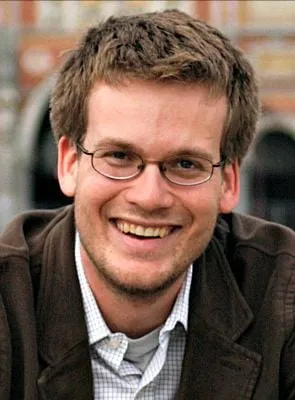 John Green - Autor da obra original, Produtor Executivo, 24 de agosto de 1977