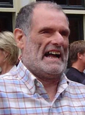 John M. Hull - 22 de abril de 1935, 28 de julho de 2015