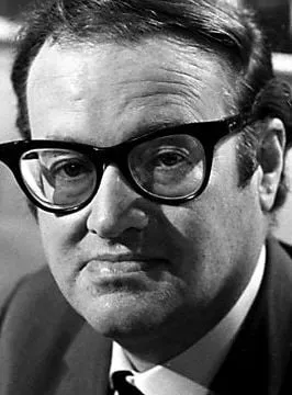 John Mortimer - Roteirista, Creator/Showrunner, Autor, 21 de abril de 1923, 16 de janeiro de 2009