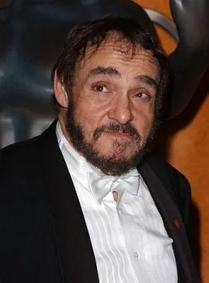 John Rhys-Davies - Ator, 5 de maio de 1944